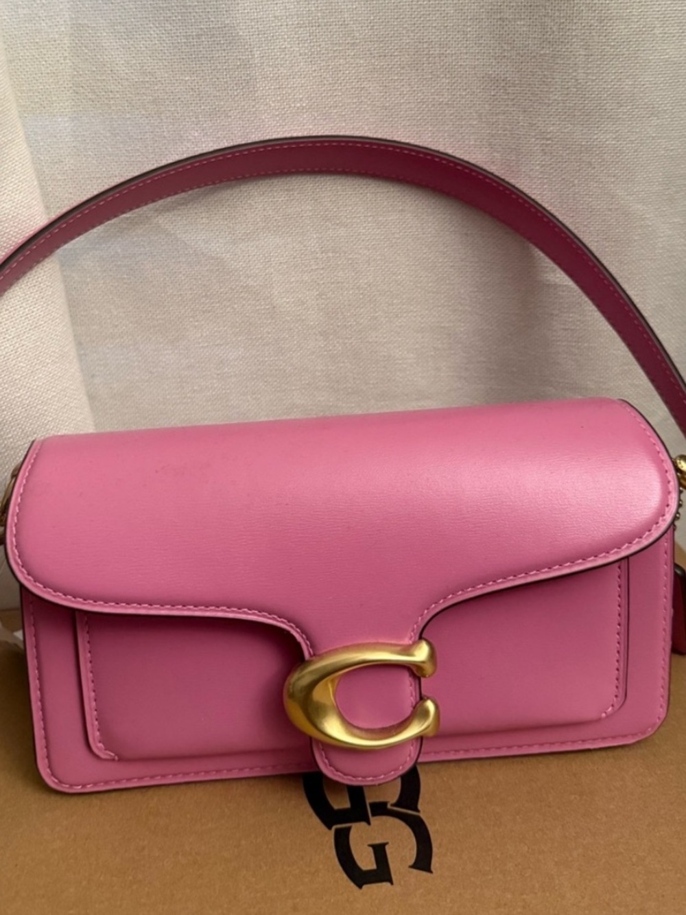 COACH
Fuchsia Tabby Shoulder Bag 20 - Picture 6 of 16
